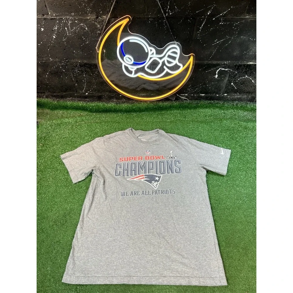 Nike New‎ England Patriots Super Bowl XLIX Champions Gray T-shirt Size XLarge